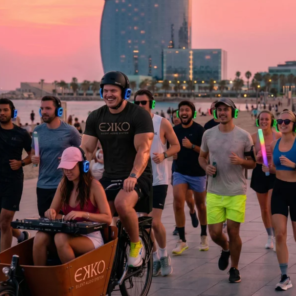 Grupo de silent running por el paseo marítimo de Barcelona